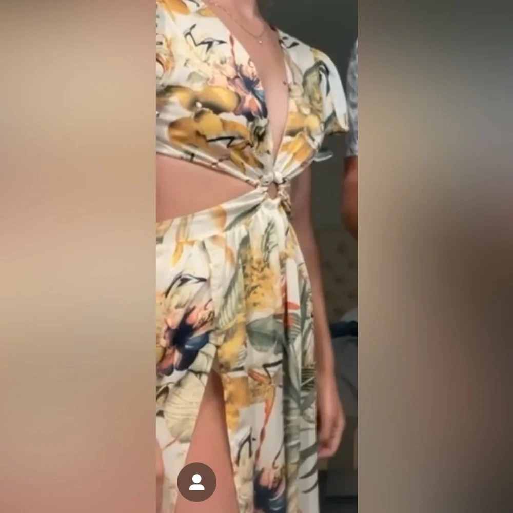 Tropical Floral Cut-Out Maxi Dress – Vibrant Summer  with high thigh Slit - Picture 2 of 4